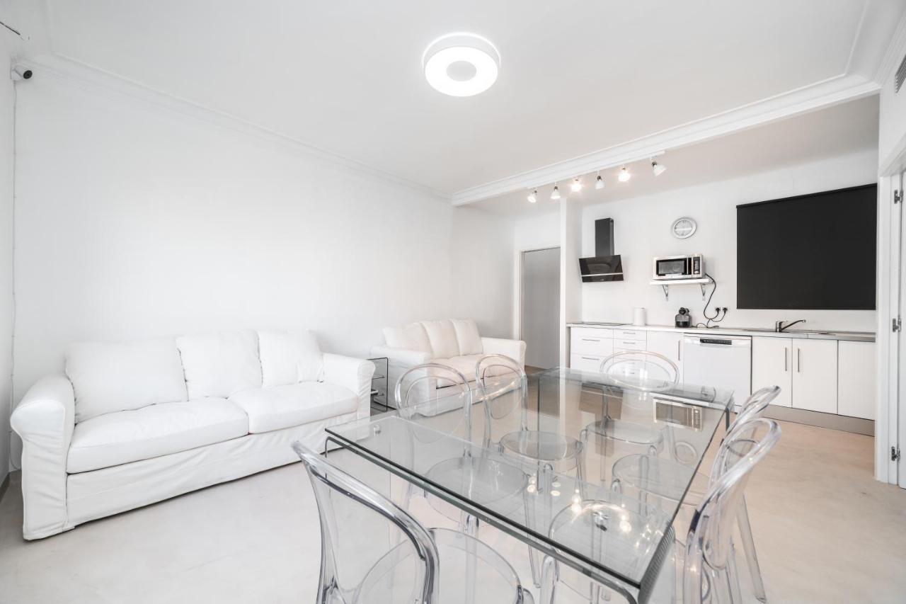 Granvia732 Apartment Barcelona Bagian luar foto