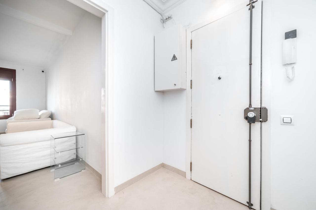 Granvia732 Apartment Barcelona Bagian luar foto